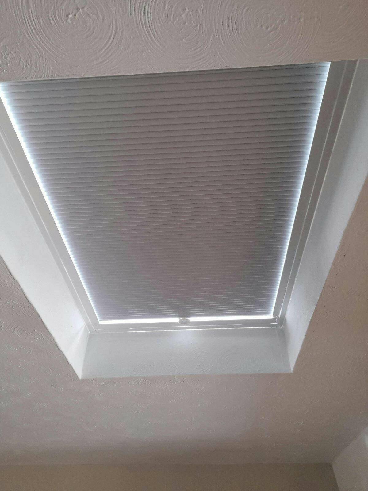 1000 x 1200 mm LD Manual Blinds for Flat / Pitched Roof Skylights & Roof Lanterns.