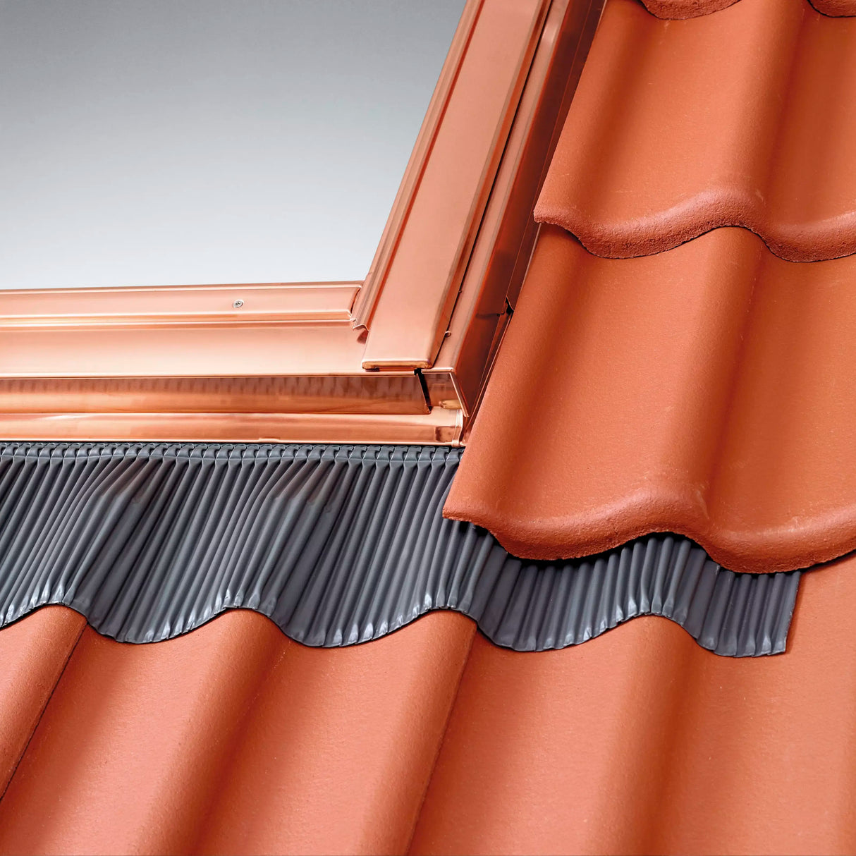 78x140 cm VELUX Pro+ EDW MK08 2100 Tile Flashing with Insulation | Copper Finish.