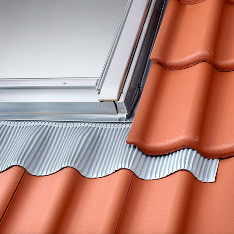 134x140 cm VELUX Pro+ EDW UK08 2300 Tile Flashing with Insulation | Zinc Finish.